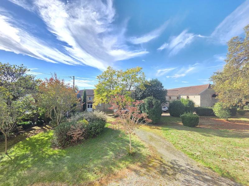 Maison - 564 m² - 16 pièces