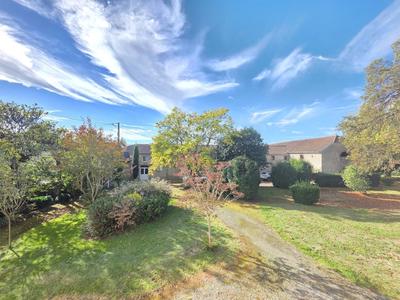 Maison - 564 m² - 16 pièces