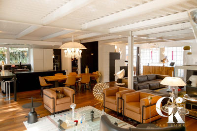 Loft - 393 m² - 9 pièces