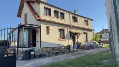 Maison - 140 m² - 6 pièces