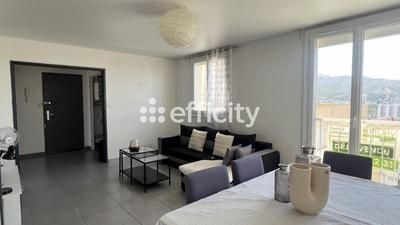 Appartement - 79 m² - 3 pièces