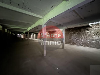 Maison - 950 m² - 2 pièces