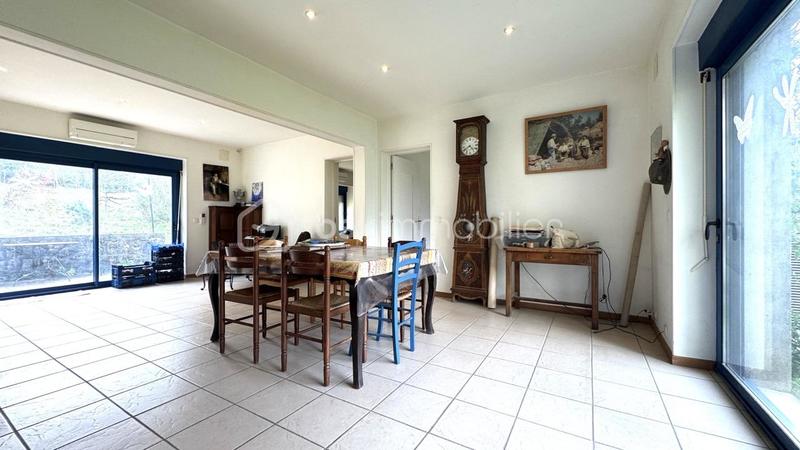 Propriété - 131 m² - 6 pièces