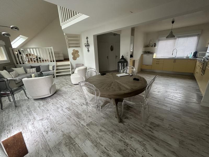 Maison - 122 m² - 255 pièces