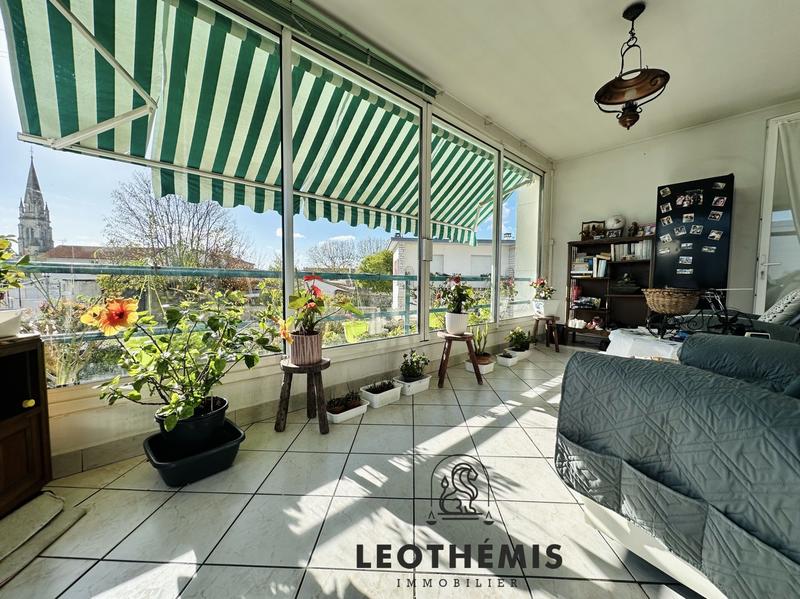 Maison traditionnelle - 185 m² - 9 pièces