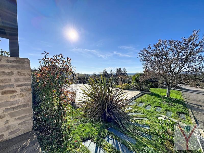 Maison - 316 m² - 8 pièces