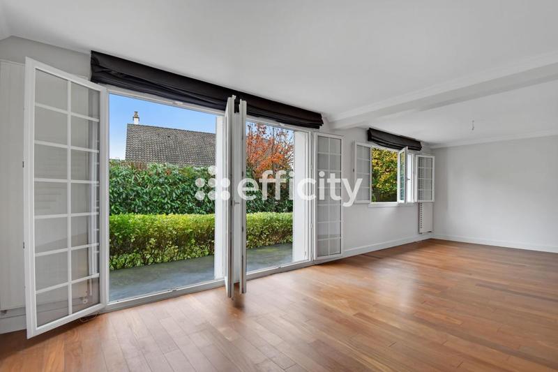 Pavillon - 247 m² - 7 pièces