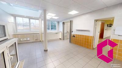 Local commercial - 143 m² - 4 pièces