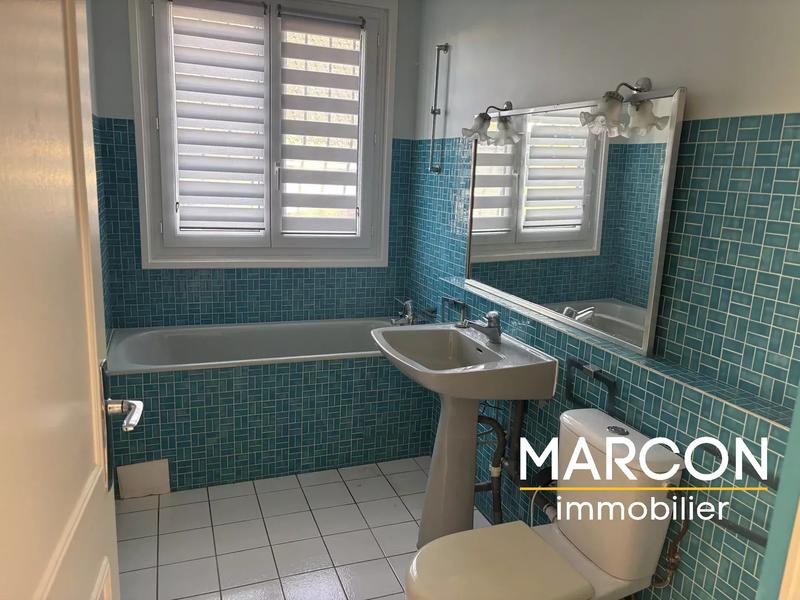 Propriété - 277 m² - 12 pièces