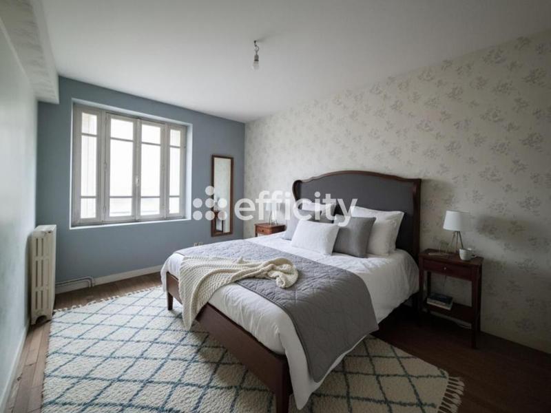 Maison - 153 m² - 9 pièces