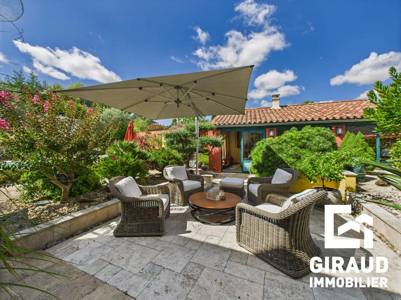 Villa - 220 m² - 10 pièces