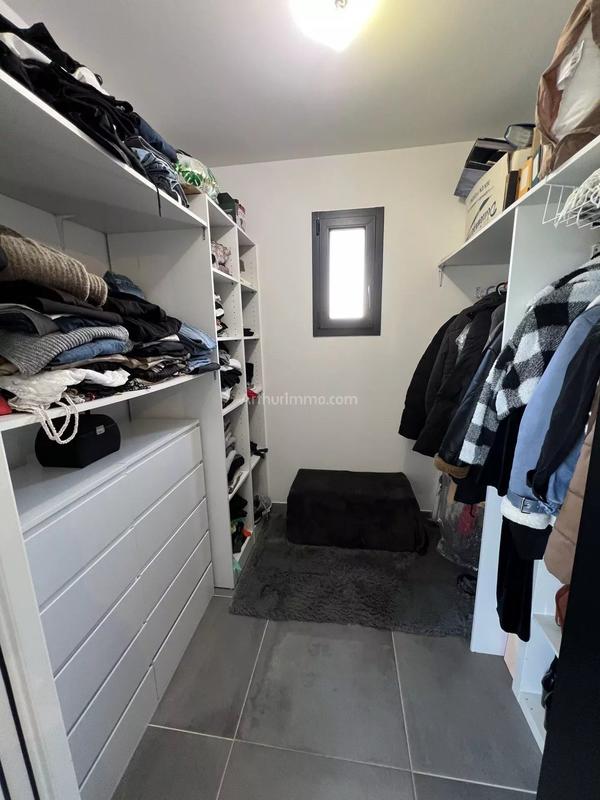 Maison - 213 m² - 7 pièces