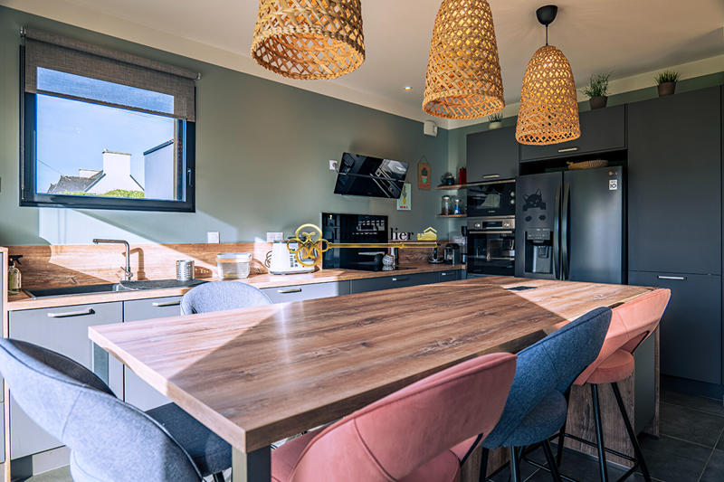 Maison - 238 m² - 8 pièces