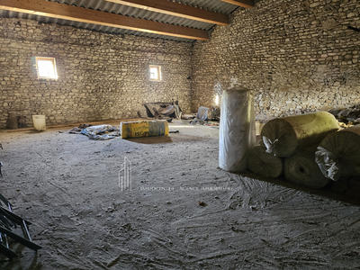 Maison - 200 m² - 1 pièce