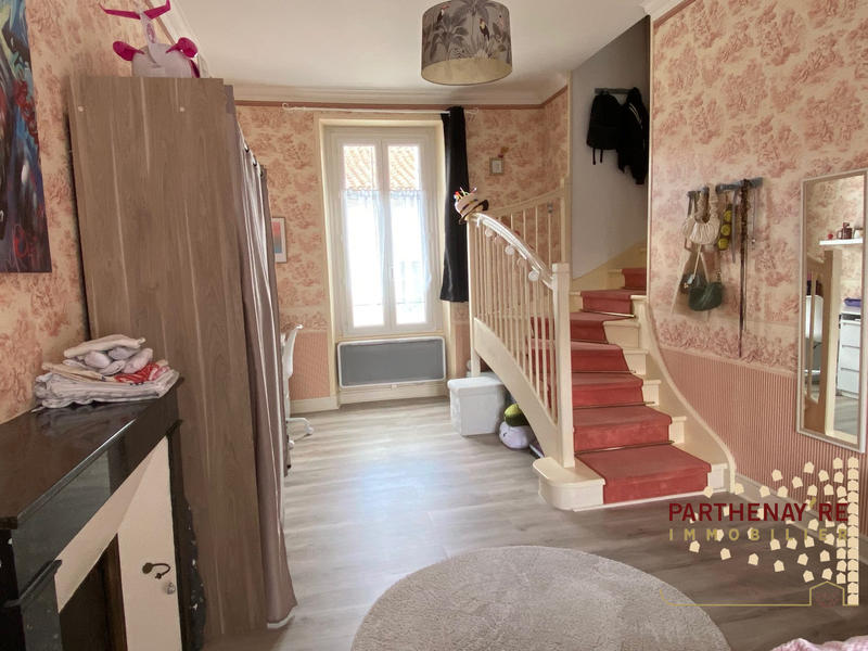 Maison - 167 m² - 7 pièces