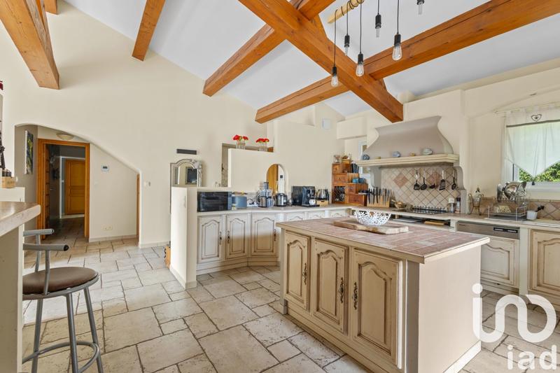 Maison - 250 m² - 7 pièces