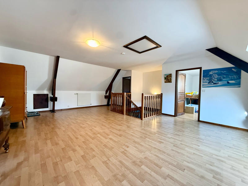 Maison - 218 m² - 7 pièces