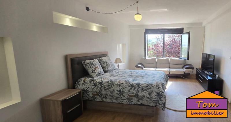 Maison - 200 m² - 8 pièces