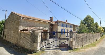 Maison - 228 m² - 10 pièces