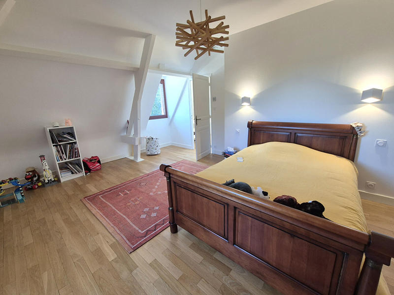 Maison - 368 m² - 8 pièces