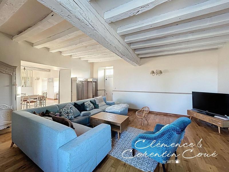 Maison - 260 m² - 11 pièces