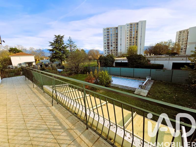 Maison - 177 m² - 7 pièces