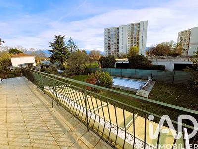 Maison - 177 m² - 7 pièces