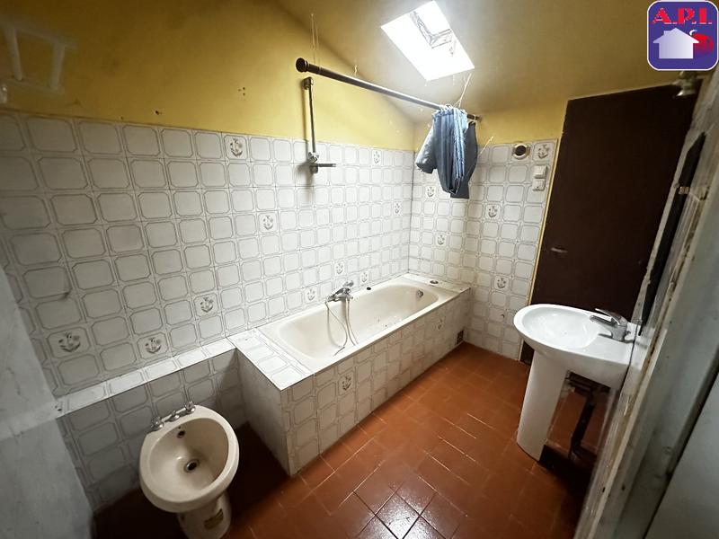 Maison - 216 m² - 8 pièces