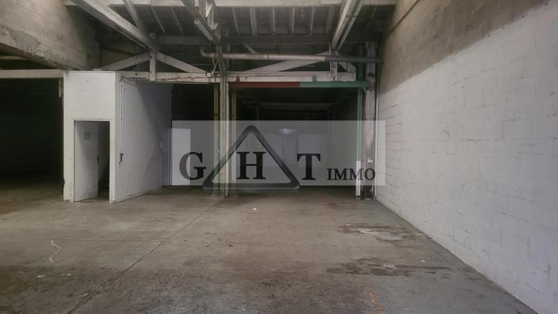 Entrepôt - 611 m²