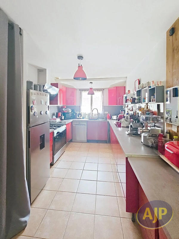 Maison - 86 m² - 5 pièces
