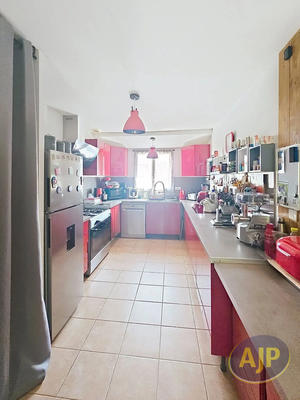 Maison - 86 m² - 5 pièces