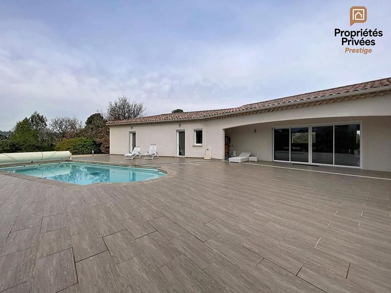 Villa - 205 m² - 5 pièces
