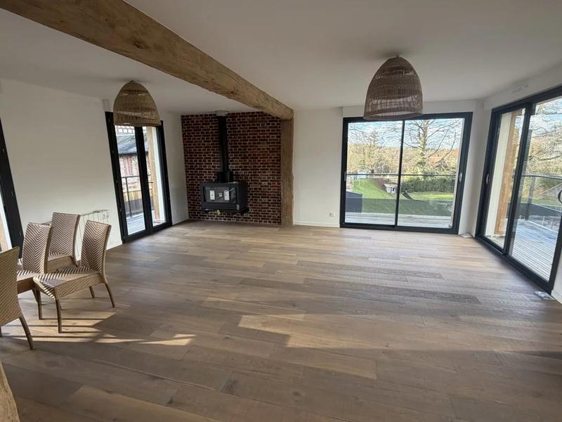 Propriété - 205 m² - 6 pièces