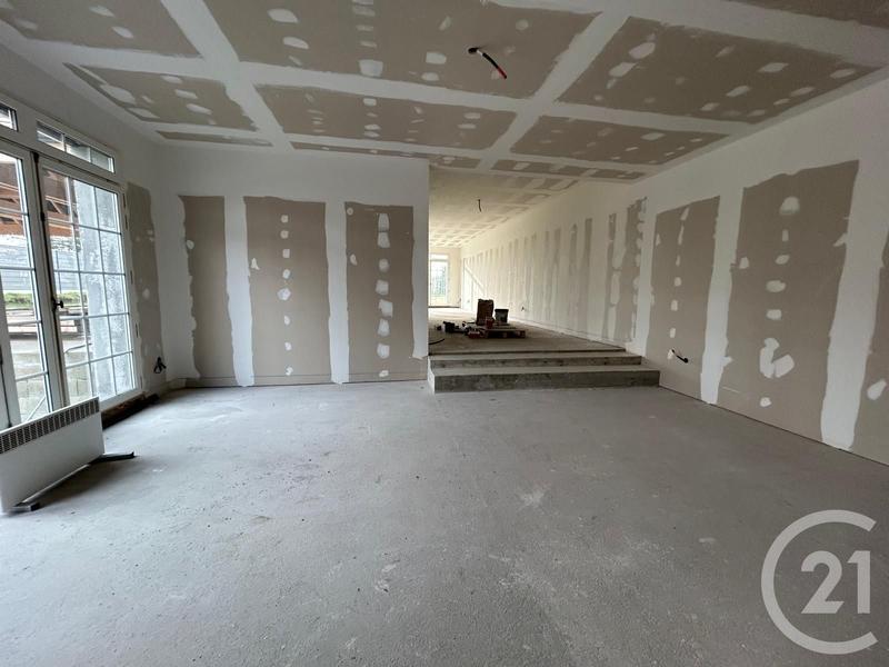 Maison - 273 m² - 7 pièces