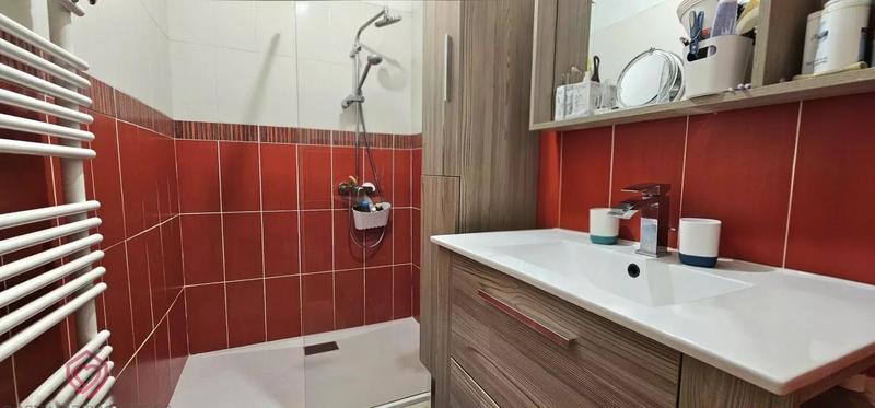 Presse / Tabac - 92 m² - 3 pièces