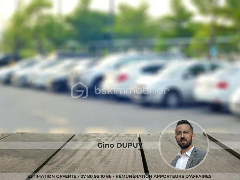 Local commercial - 250 m² - 7 pièces