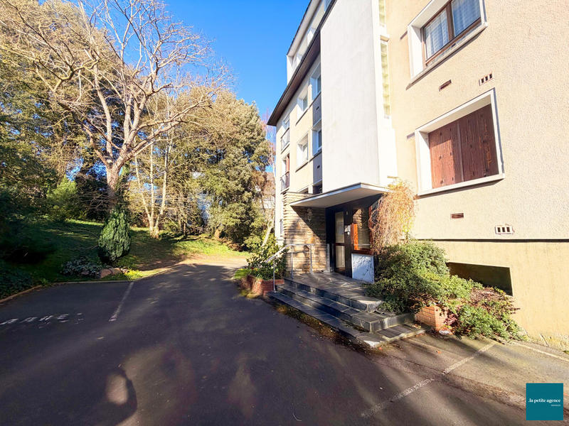 Appartement - 127 m² - 6 pièces