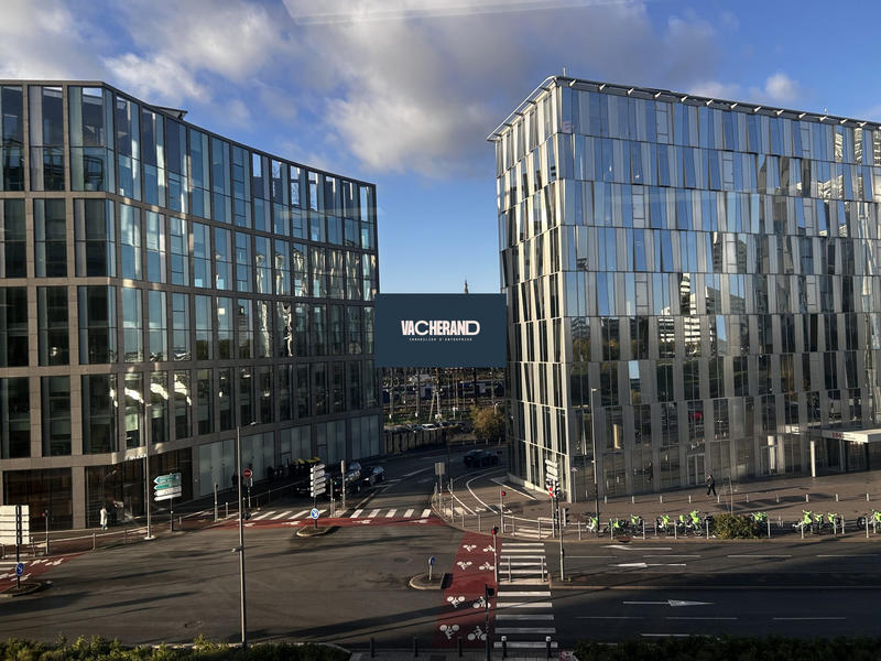 Bureau - 749 m² - 1 pièce