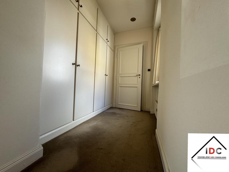 Appartement - 155 m² - 5 pièces