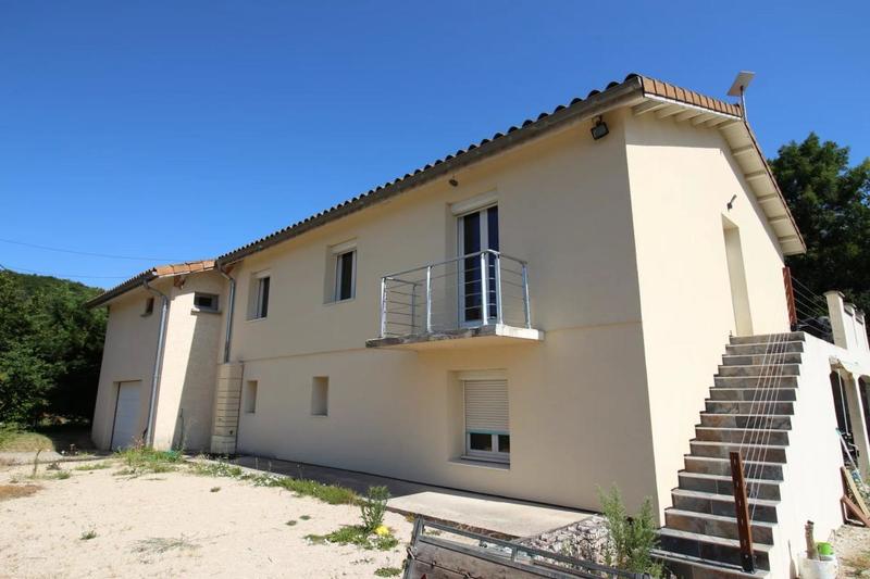 Maison - 140 m² - 6 pièces