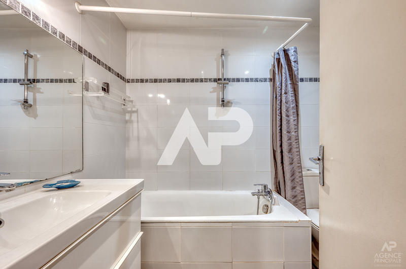 Appartement - 102 m² - 6 pièces