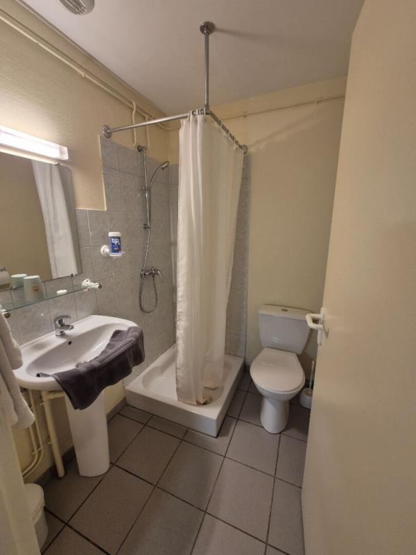 Maison - 3 712 m² - 59 pièces