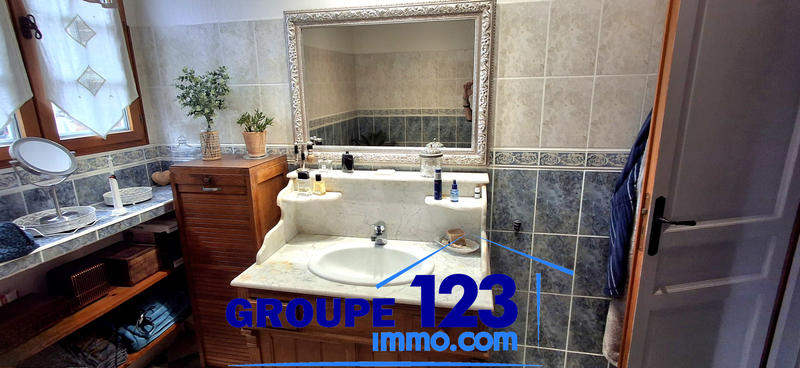 Maison - 227 m² - 10 pièces