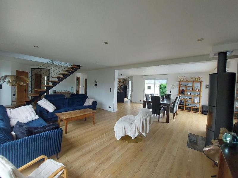 Maison contemporaine - 190 m² - 8 pièces