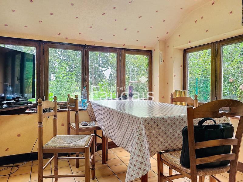 Maison - 255 m² - 11 pièces