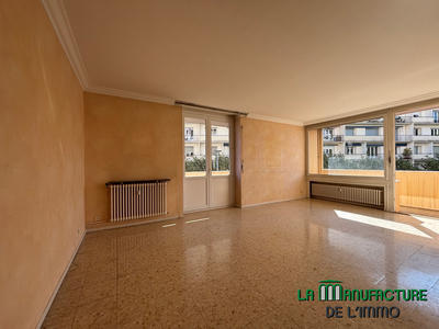 Appartement - 144 m² - 5 pièces