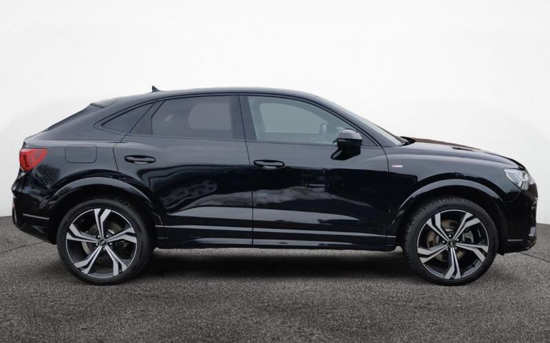 Audi Q3 Sportback 45 TFSIe 245 s-Line Hybride Rechargeable / Attache Remorque Matrix Led Sieges Elec à Memoire Coffre Keyless