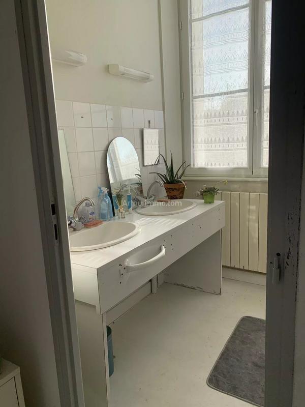 Maison - 384 m² - 18 pièces