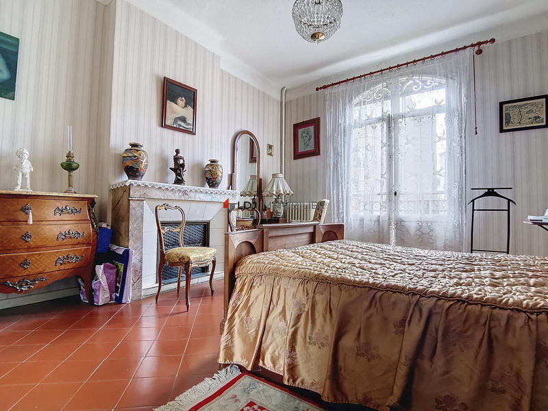 Maison - 269 m² - 10 pièces