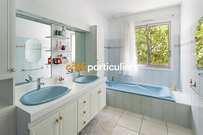 Maison - 203 m² - 6 pièces